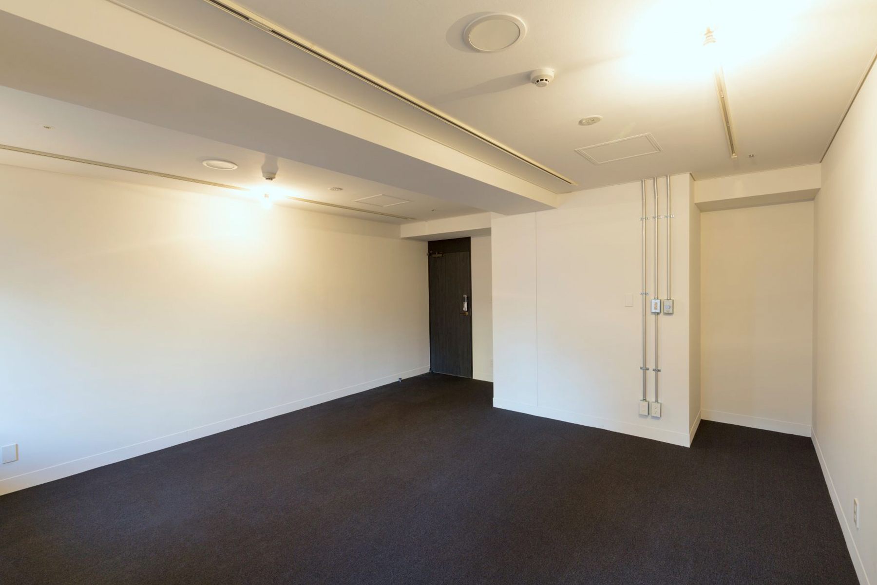 308 office 30.95㎡/9.36坪 床:タイルカーペット 壁:塗装 天井:ボード塗装